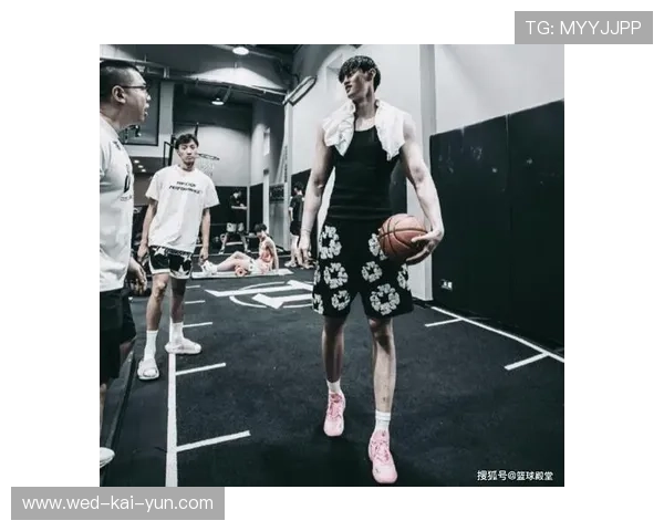 CBA曾凡博三分手感训练再稳定——明星升华的背后故事